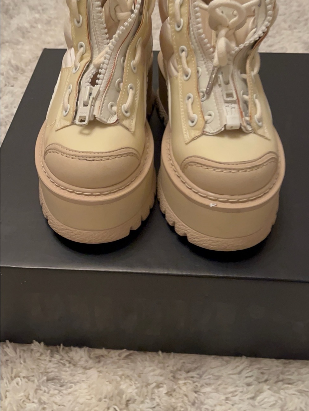 Authentic Fenty rhianna Puma Cream and Light Beige boots with box & velvet case. - Picture 12 of 12